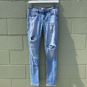Low rise medium wash Hollister jeans
